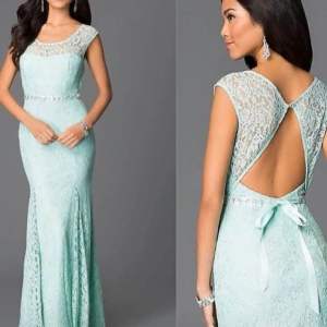 Green elegant long evening formal gown- US size: 6 [Preowned]