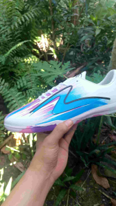 Sepatu futsal SPECS lightspeed ungu 2025/Sepatu futsal SPECS lightspeed reborn
