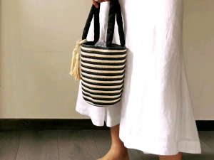 DaVee | Handmade woven straw handbag bucket bag straw bag retro colorful woven bag beach bag
