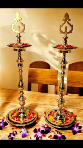 *Hand made Traditionally Designed pure brass kutthu villakku* 🍂