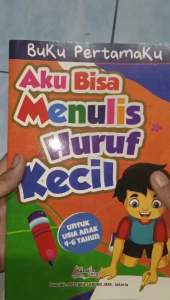 buku pertamaku aku bisa menulis huruf kecil 32 halaman (15×24cm)