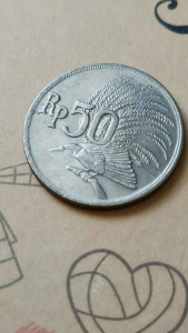 100% Authentic 1971 Indonesia 50 Rupiah old coin good condition   *Actual photo taken not from library photos   * Cataloges #0242   Country: Indonesia  Period Republic of Indonesia  1965 - 2017  Currency  Indonesian rupiah  Coin type: Circulation coins