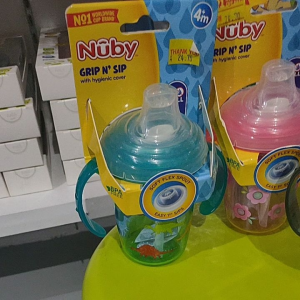 NUBY TRITAN SPOUT CUP WITH HANDLES 8oz/240ml ASSORTED