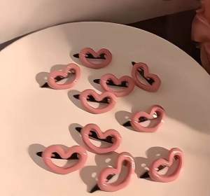 Chuchu 🩷 กิ้ฟติดผมแฟชั่น สไตล์ Y2K พร้อมส่งในไทย