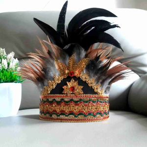 Mahkota Bulu Adat Dayak AS