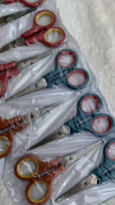 12 Pcs Gunting Grip Warna Renteng/Gunting 4 Inch/Gunting Murah