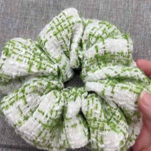 中发肠Flower Scrunchie Hair Tie