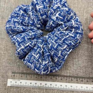 中发肠Flower Scrunchie Hair Tie