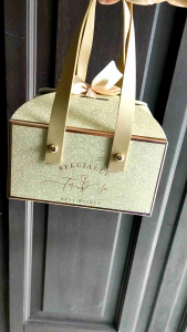 Ready Stock‼️Gift Packaging Box with leather handle