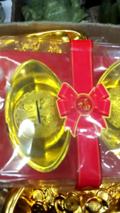 ก้อนทองออมสิน ราคาแพ็คคู่ ราคา100บ.ได้ตามภ่าพ เสริมความร่ำรวยมีเงินทอง เหลือกินเหลือใช้