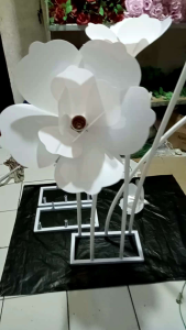 tatakan stending pipa elastis dekorasi