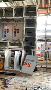 Tempat Penyimpanan Lemari Baju Plus Backdrop TV