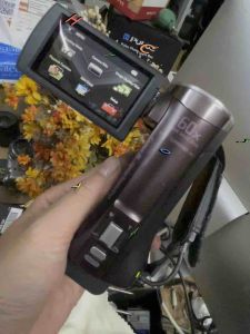 Máy quay phim Sony HDR CX420 zoom quang 60x