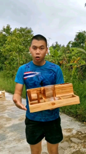 หนังสือแก้ว 16-32 ออนซ์ ที่มีที่เสียบฝาแก้วน้ำ 6ช่อง งานไม้สักแท้