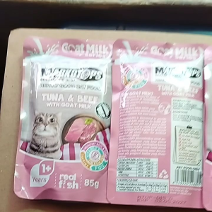 Makanan kucing rasa Tuna&Beef