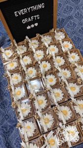 Daisy Scented Candle Gift – Handmade Souvenir | Pastel Ziplock or Kraft Box Option