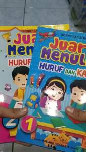 buku paket isi 2 pcs juara menulis huruf dan kata jilid 1 dan 2 (15×23cm)