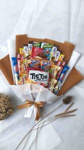(B4) Buket snack/bouquet snack/bucket snack [INCLUDE: Greeting card+packing]