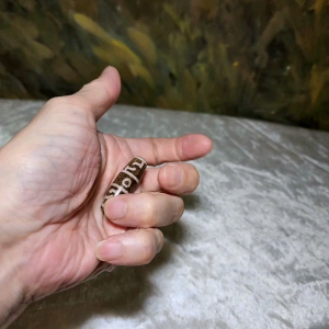 38.3mm aged Tibetan Xang Xung (Zhang Zhung) 3 Eyes Dharma Vajra Dzi with red spots pendant (with certificate free necklace cord) 西藏老矿象雄满朱砂三眼莲师法器天珠(带证书送项链绳)