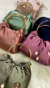 Mukena Dewasa Armani Silk Polos Lasercut & 2in1 Tas Traveling