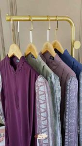 CAMELA DRESS. Bahan : Marbela anti UV ( bahan import ) •karakter : adem tebel lembut jatuh •size : LD 100cm- 110cm | PB 140cm • DETAIL : resleting depan Lengan tangan kancing Kerah Shanghai Kantong saku Gak menyusut setelah dicuci