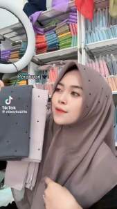 Hijab segi empat swarovski tabur hitam hijab paris jadul