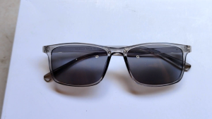 COD Kacamata Baca Plus 3in 1 Baca Dan Jalan Anti Silau Lensa Hitam Pria Dan Wanita