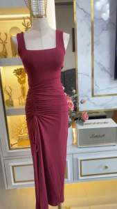 Mbell.  เดรสกล้าม เสริมฟองน้ำ❤️แต่งแหวกข้างสุดแช่บ🔥🔥🔥