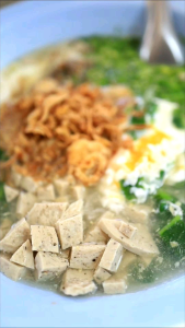 สุดคุ้ม ก๋วยจั๊บญวน(เส้นสด)​ 10 แถม 2 ห่อ มีหมูยออบแห้ง