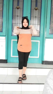 Kaos Wanita Lengan Panjang Oval Bahan Katun Adem