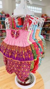 ชูดเด็ก รหัสDD79 ชุดสไบ ชูดไทยผ้ามัน ตกแต่งด้วยลูกไม้และโบว์ตรง ชุด 3-12 เดือน หรือ น้ำหนัก 4-10 กิโล สวยและน่ารัก