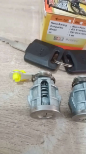 KUNCI PINTU DEPAN / DOOR KEY TOYOTA DYNASAURUS HT125 SET KANAN DAN KIRI
