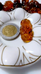 ปี่เซี๊ยะงานแกะสลักจากอำพัพม่าแท้