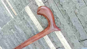 Tongkat jalan kayu Galih asem model habib A117