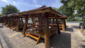 ศาลาไม้สักทอง บ้านไม้ บ้านน๊อคดาวน์ เสาธรรมชาติไม้สัก 11-12" ขนาดพื้น 2.5×2.5ม.