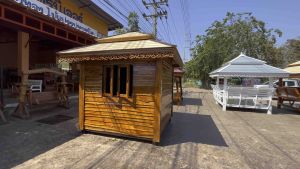 บ้านไม้สัก เมตร 2.2 x 2.2 ชุดไฟและพัดลม แต่งสวน แต่งบ้าน