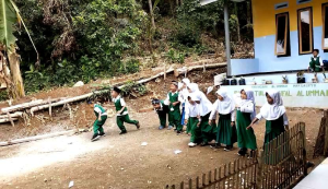 seragam olahraga sekolah SD/MI//kaos olahraga sekolah SD