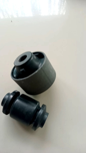 BOSH SAYAP BUSHING ARM DAIHATSU GRAN MAX BESAR DAN KECIL