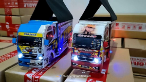 TRUK OLENG BINTANG JALANANUKURAN 30CM PAKAI LAMPU DAN TERPAL