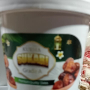 Korma Ember Sukari Empuk Manis: Makanan Sehat yang Cocok untuk Semua Usia\\n\\n Apa Itu Korma Ember Sukari?\\n\\nKorma Ember Sukari adalah makanan manis yang lembut dan empuk, cocok untuk diet manis alami. Dengan bahan-bahan berkualitas tinggi, Korma Ember Sukari memberikan nutrisi dan manfaat kesehatan yang luar biasa.\\n\\n Komposisi Bahan-bahan\\n\\nKorma Ember Sukari terbuat dari bahan-bahan alami yang dipilih dengan cermat, seperti gula aren, tepung terigu, telur, dan rempah-rempah tradisional. Gula aren memberikan rasa manis alami, sedangkan tepung terigu dan telur membantu membuat tekstur empuk dan lembut.\\n\\n Cara Pembuatan\\n\\nBerikut adalah langkah-langkah untuk membuat Korma Ember Sukari:\\n\\n1. Campurkan gula aren, tepung terigu, dan telur dalam wadah besar.\\n2. Aduk hingga adonan kental dan tidak ada lapisan gula.\\n3. Tambahkan rempah-rempah tradisional ke dalam adonan dan aduk rata.\\n4. Panaskan wajan dengan sedikit minyak goreng.\\n5. Tuang adonan ke dalam wajan dan masak hingga matang.\\n6. Angkat dan sajikan.\\n\\n Keunggulan Korma Ember Sukari\\n\\n Nutrisi & Manfaat Kesehatan\\n\\nKorma Ember Sukari mengandung nutrisi penting seperti karbohidrat, protein, dan serat. Gula aren yang digunakan sebagai pemanis alami juga memiliki manfaat kesehatan seperti meningkatkan energi dan menjaga kesehatan jantung.\\n\\n Cocok untuk Diet Manis\\n\\nKorma Ember Sukari adalah pilihan yang tepat bagi mereka yang ingin menikmati makanan manis tanpa khawatir tentang kesehatan. Korma ini cocok untuk diet manis alami dan dapat membantu mengurangi konsumsi gula tambahan.\\n\\n Korma Ember Sukari untuk Semua Usia\\n\\n Anak-anak\\n\\nKorma Ember Sukari adalah makanan yang cocok untuk anak-anak karena teksturnya empuk dan lembut, serta rasanya manis alami. Korma ini juga dapat memberikan nutrisi penting bagi pertumbuhan dan perkembangan anak.\\n\\n Dewasa\\n\\nKorma Ember Sukari cocok untuk dewasa yang ingin menikmati makanan manis tanpa khawatir tentang kesehatan. Korma ini juga dapat membantu menjaga berat badan ideal dan meningkatkan energi.\\n\\n Lansia\\n\\nKorma Ember Sukari adalah pilihan yang tepat bagi lansia yang ingin menikmati makanan manis tanpa khawatir tentang kesehatan. Korma ini juga dapat membantu menjaga kesehatan jantung dan meningkatkan daya tahan tubuh.\\n\\nDengan nutrisi dan manfaat kesehatan yang luar biasa, Korma Ember Sukari adalah makanan sehat yang cocok untuk semua usia. Cobalah Korma Ember Sukari hari ini dan rasakan kelezatan dan manfaatnya!\n}