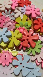 20 pcs big flower buttons mix size 15 - 30 mm assorted colors