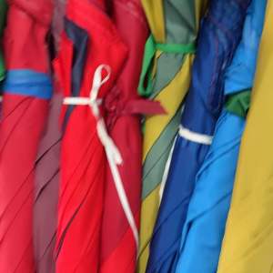 Dù vải che mưa che nắng rộng 2m4 chưa có chân đế