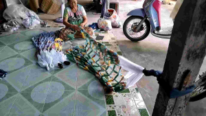 เปลถักมือ คละสี คละลาย สีสันสวยงาม ใช้งานทนทาน สินค้าคุณภาพ ราคาย่อมเยา