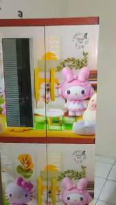 Lemari plastik jumbo dilengkapi dengan cermin