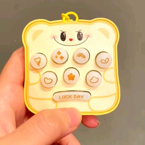 [Ready Stock] Cute Toast Gopher Machine Keychain 土司地鼠机钥匙扣