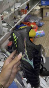 [พร้อมส่ง]ใหม่ล่าสุด🚛รองเท้าสตั้ด รองเท้าฟุตบอล 3 Morelia สินค้าตรงปกตามรูปภาพถ่ายจากจริง ใส่เล่นได้ทั้งหญ้าจริงและหญ้าเทียม สินค้ามีพร้อมกล่อง