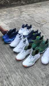 SEPATU WANITA BULU TANGKIS SEPATU VOLI CEWE SEPATU BADMINTON / VOLLY / TENIS / BASKET PEREMPUAN