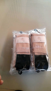 Kaos Kaki Jempol Wanita Muslimah Panjang Polos Cream Telapak Hitam Bahan Nilon Ukuran (L)