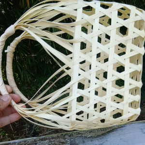 tas keranjang bambu /parsel/hampers/kemasan Ukuran P 20 cm L 10 cm T 12 cm