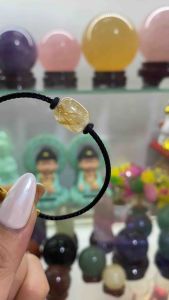 Vòng tay lu thống đá thạch anh tóc vàng thiên nhiên tài lộc bao kiểm định đá quý